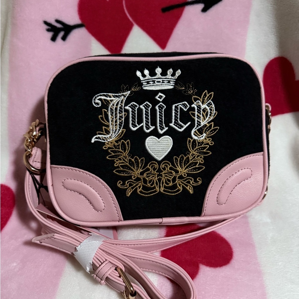 NWT Juicy Couture Heritage Camera Crossbody Bag in Black/Pink